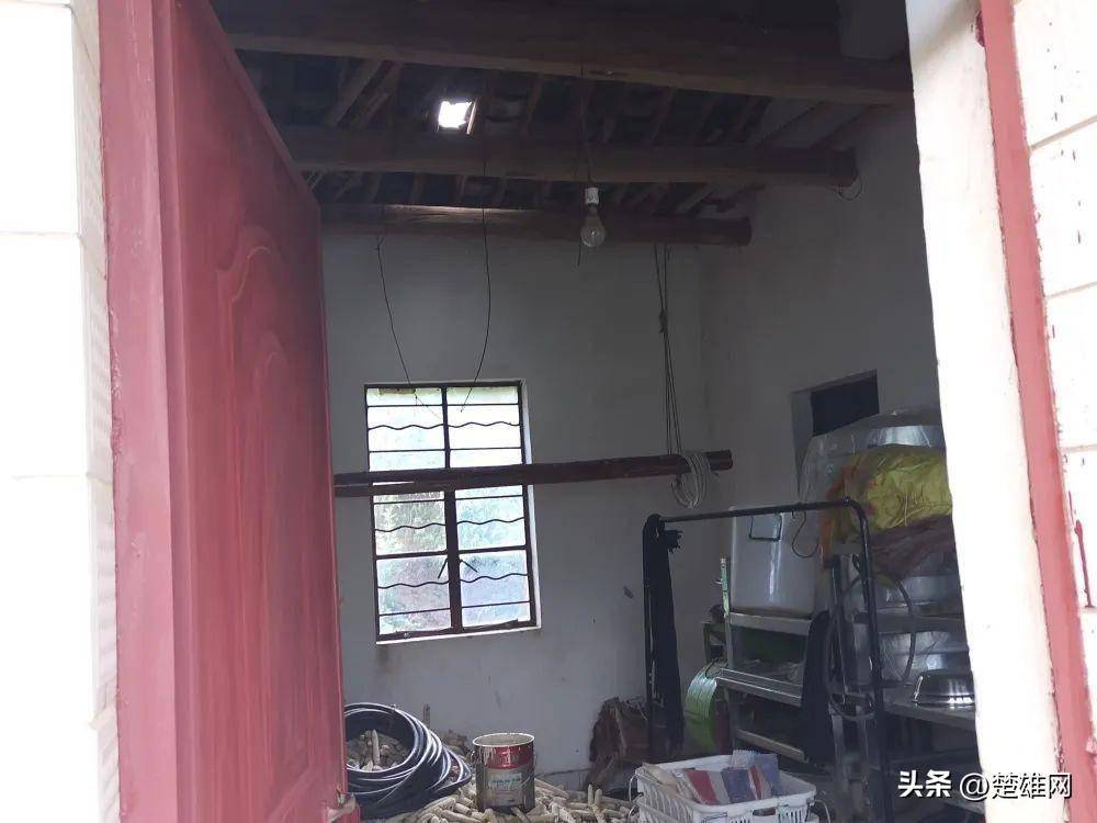 砸坏村内的电话机有罪吗(砸坏村内的电话机有罪吗判几年)