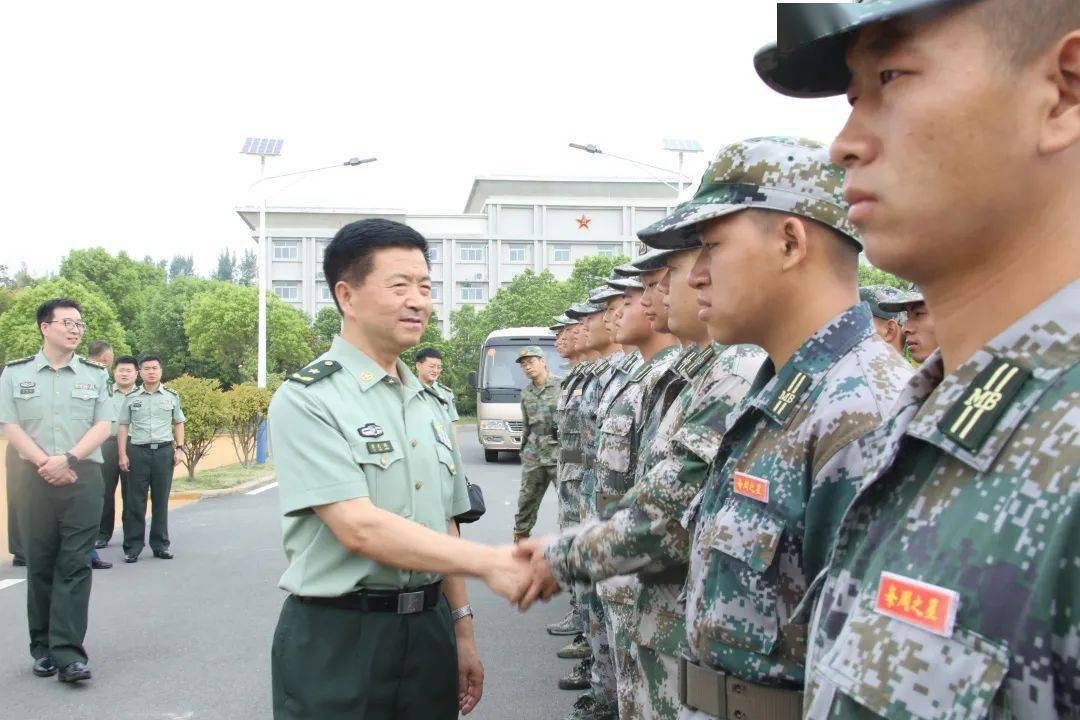 河南省军区少将政委徐元鸿到南阳市检查调研_管理_建设_民兵训练