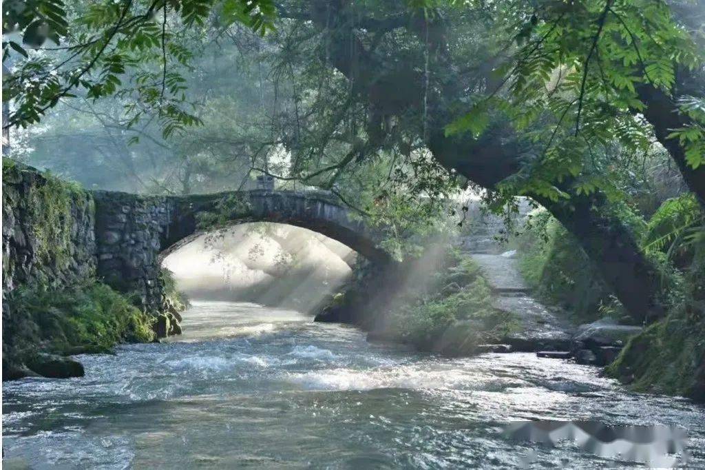 木叶河发源于木叶乡木叶村毛家院子,绵延四五公里.