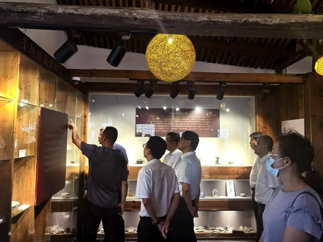 现场察看了场馆建设和提升改造情况,听取了平阳县关于乡村博物馆创建
