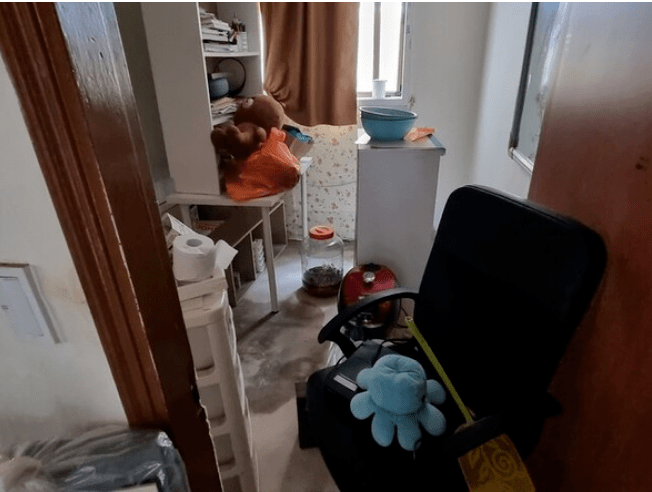 被暴雨袭击的首尔半地下室……"想离开也无处可去"_冠岳区_徐惠美