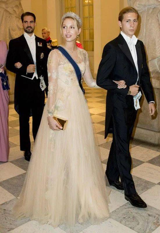 95后公主00后王子姐弟气质超绝,秀身材惊呆网友_康斯坦丁_王储_希腊