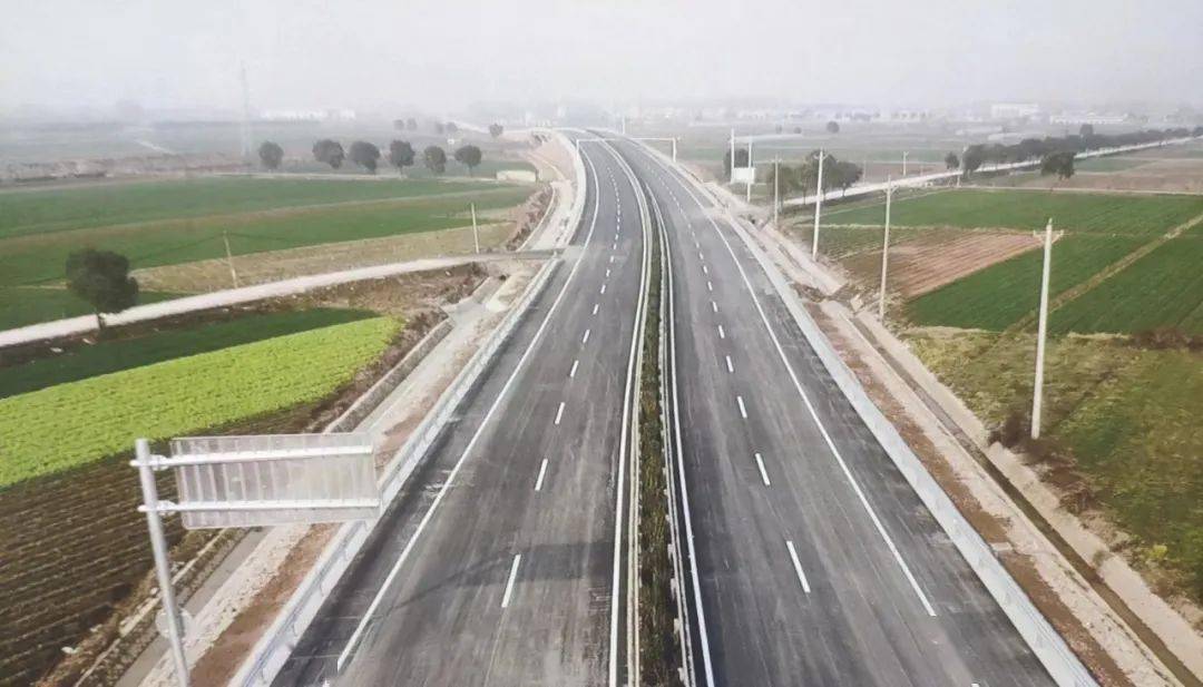 图:琴川公路实景永桐公路和琴川公路是蔡甸区构建城乡一体化发展格局