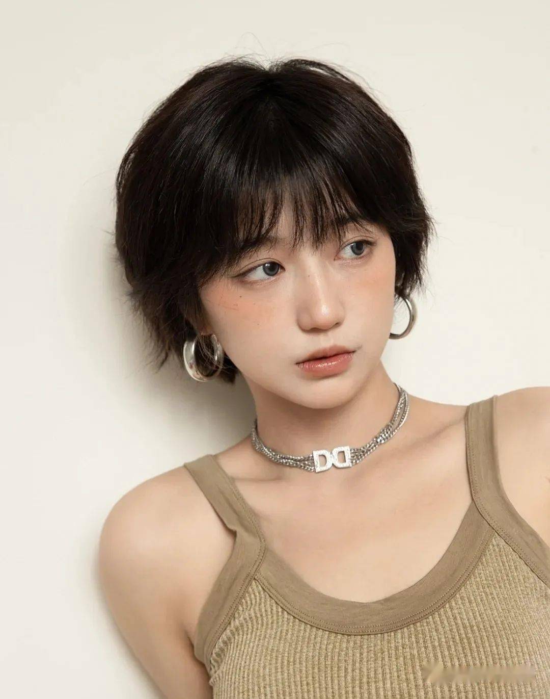 谁说超短发就是男人婆夏季适合挂耳后脑勺饱满立体头顶蓬松更有气质