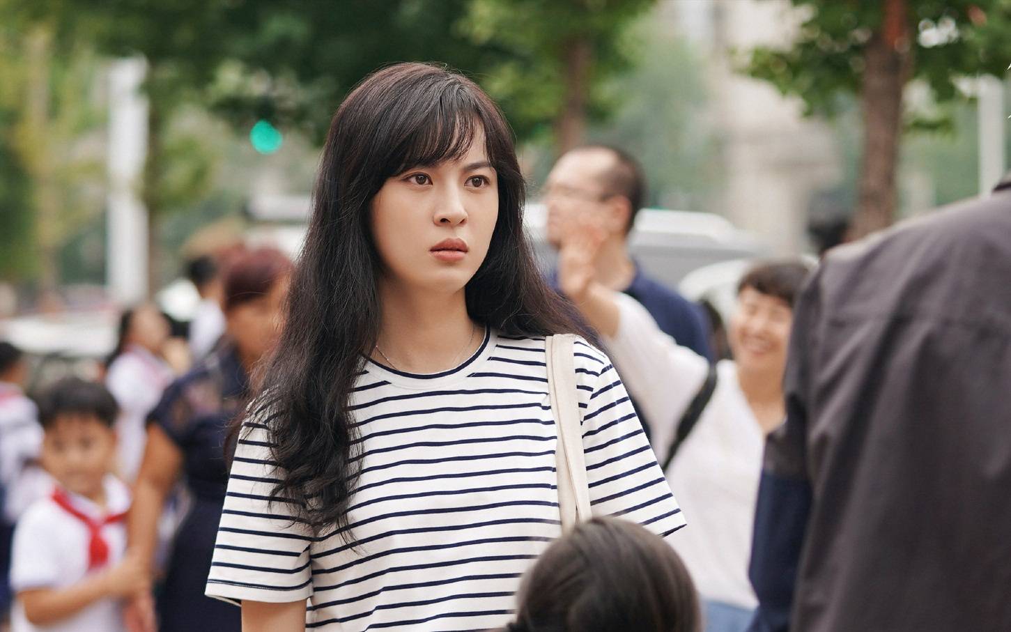 尹丽川:《第二次拥抱》体现女性互相温暖比"撕"更有价值_生活_方原_金