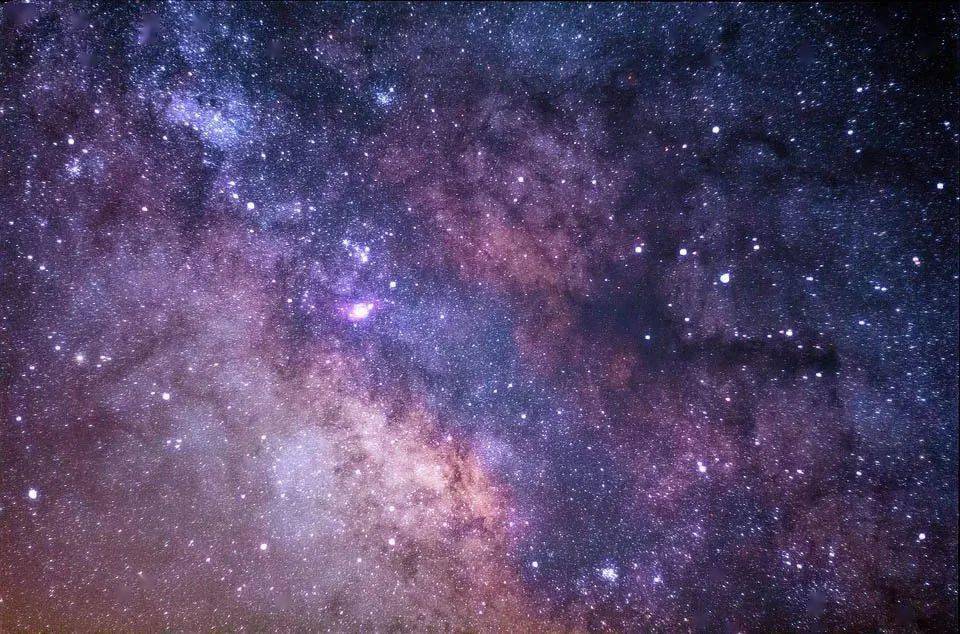没有人不渴望满目星河的震撼.