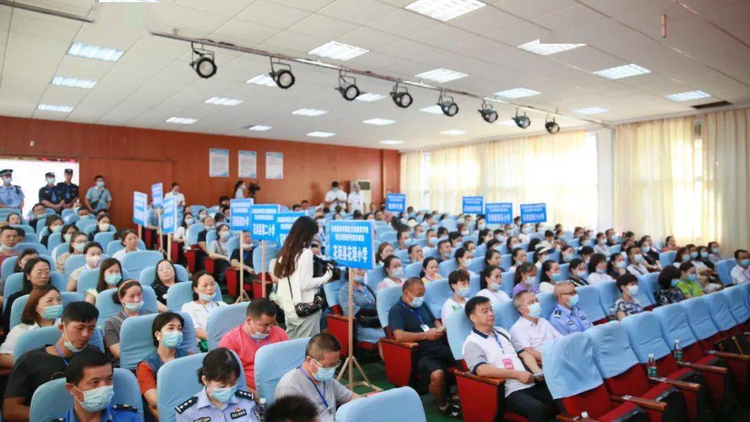 花垣县2022年秋季城区中小学现场摇号结果出炉_招生_于亮_进行了