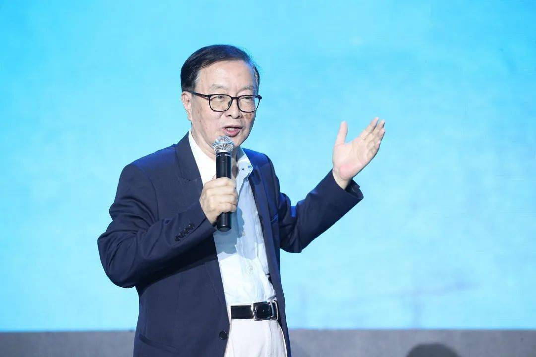 来自南方医科大学珠江医院李铁林教授回忆了他们那一代神介人为了将