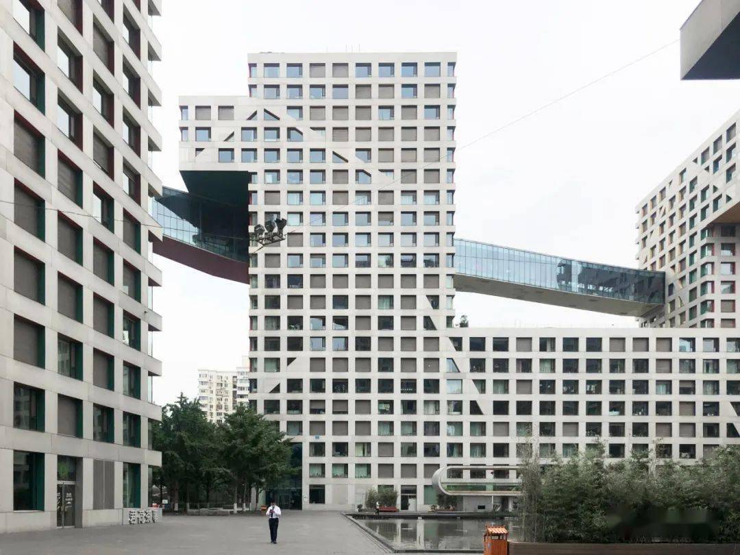 霍尔的移动城堡 | 北京当代MOMA_建筑物_空间_斯蒂芬·霍尔