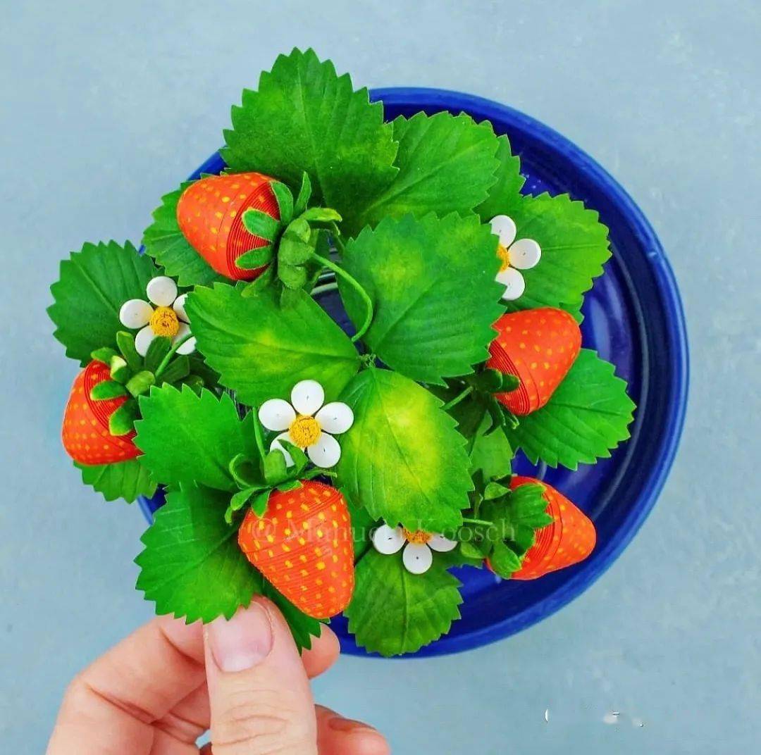 视频分享|逼真诱人的立体衍纸草莓_koosch_manuela_美的