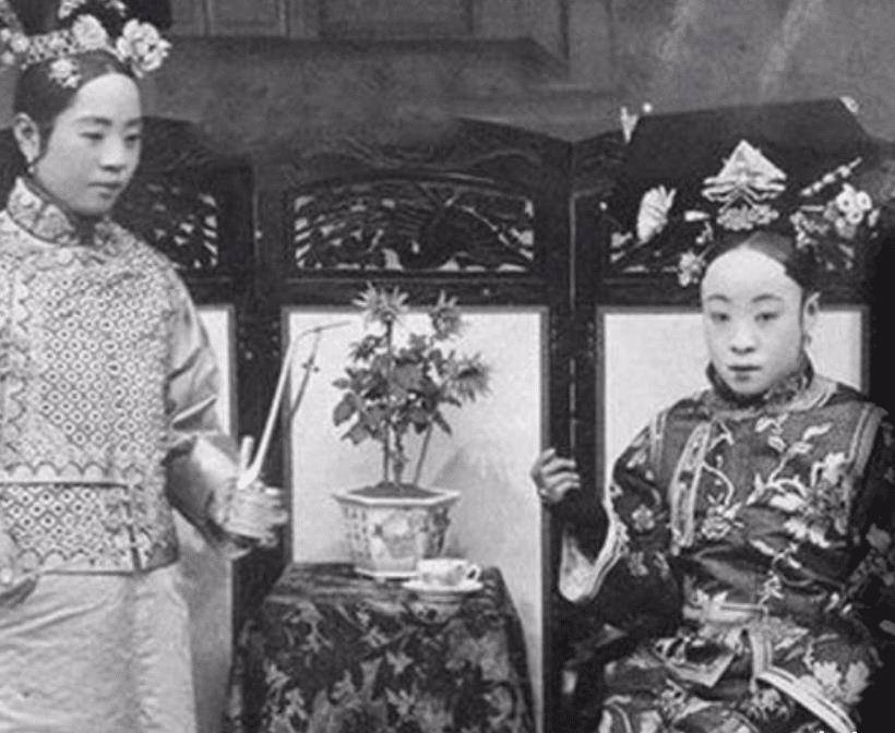 不受宠的"胖娘娘,爱好听戏,点外卖,晚年却成了皇室当家人_瑾妃_入宫