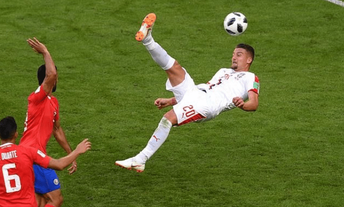 的球队,队中一米九左右的球员比比皆是,关键时刻可以采取长传冲吊战术