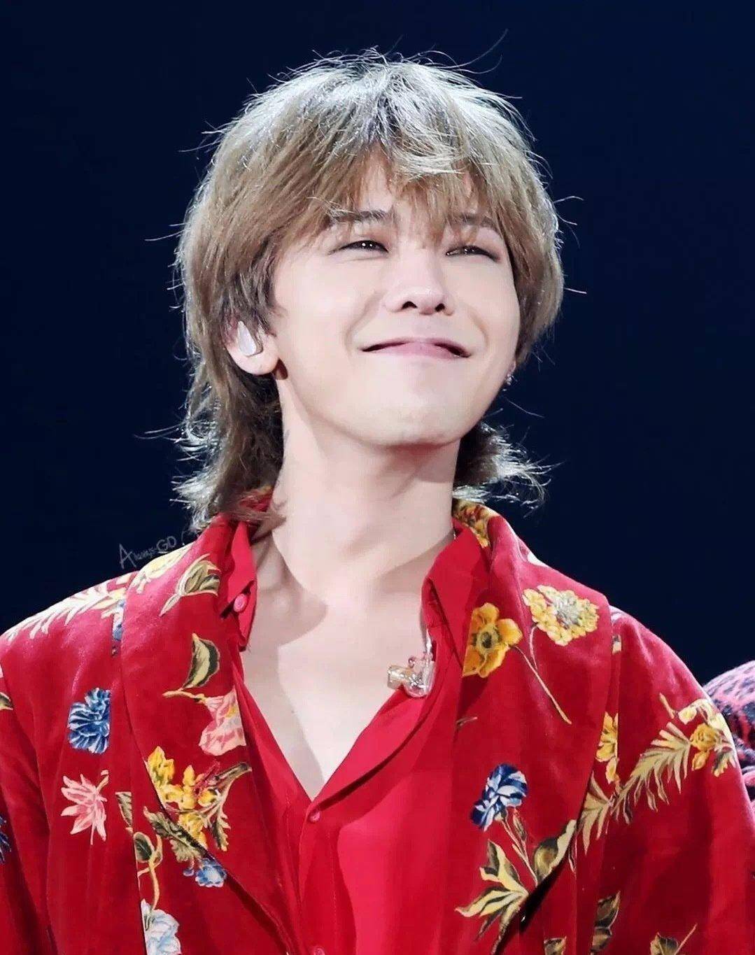 而且,这也不是华晨宇第一次被指模仿权志龙.