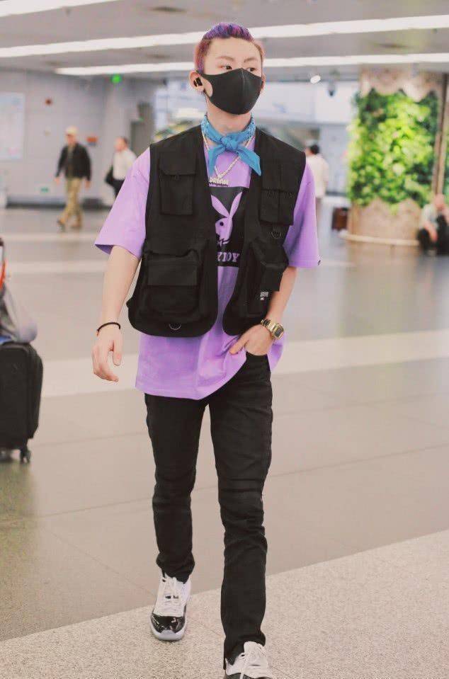 小鬼王琳凯的"毒液鞋"有多亮眼?