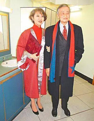 萧芳芳的美丽人生,67和李连杰亲如母子,周星驰崇拜她_电影_母亲