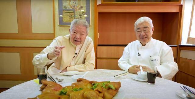 70岁高龄的香港食神梁文韬,一向以美食家的身份为大家所熟知,在香港