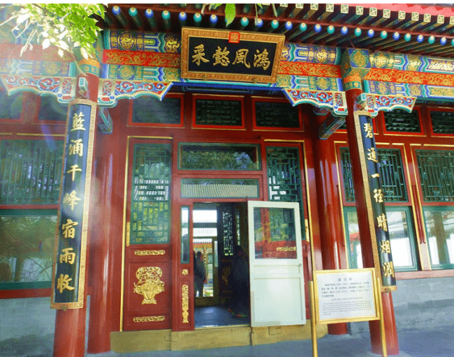 康乾二帝有多处相似的景题,如畅春园的澹宁居,圆明园的澹泊宁静,承德