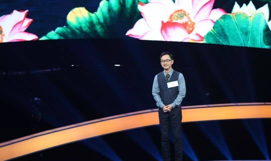 外卖哥雷海为夺冠众人鼓掌,为何彭敏夺冠不讨喜?