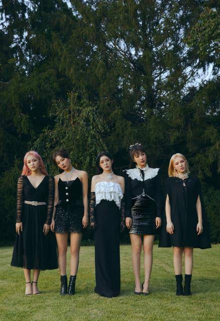 红贝贝最新海报,wendy回归队伍,全员海报只有wendy是全身照_red_舞台