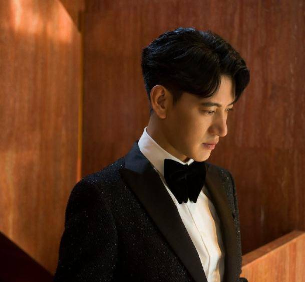 暧昧李小璐王鸥,被说不忠诚的他又和未婚妻分手了_蒲巴甲_郑爽_带着