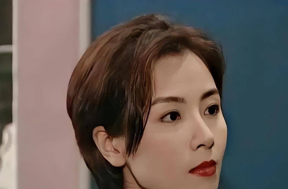 10位能驾驭"短发"的女星,个个都是英姿飒爽,谁让你惊艳_陈松伶_袁咏仪