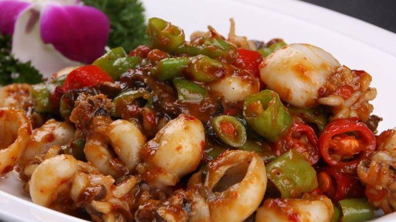 小炒牛肉又香又嫩,墨鱼仔香辣爽口,很是美味,自己做菜家常美食_步骤