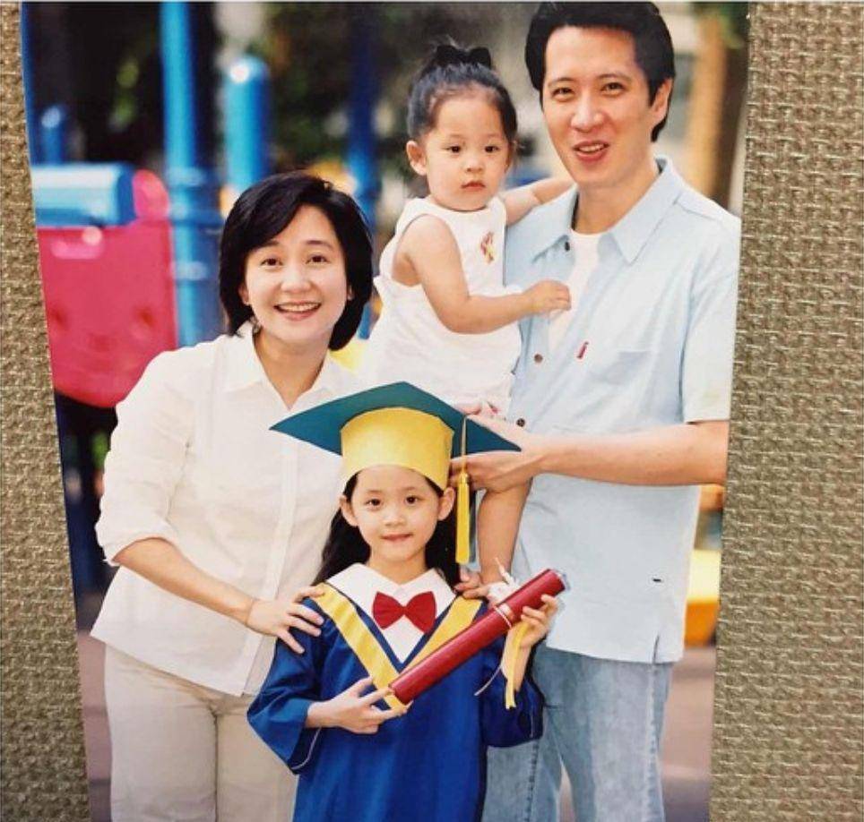 那个全网女孩都想活成她的欧阳娜娜,说白了也是一