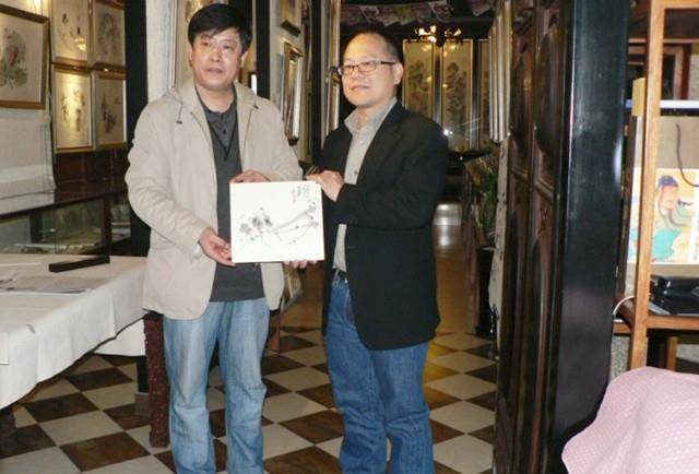 张学良孙子张居信多次回国:每次回国都有新体验,要秉持爷爷遗志_张闾