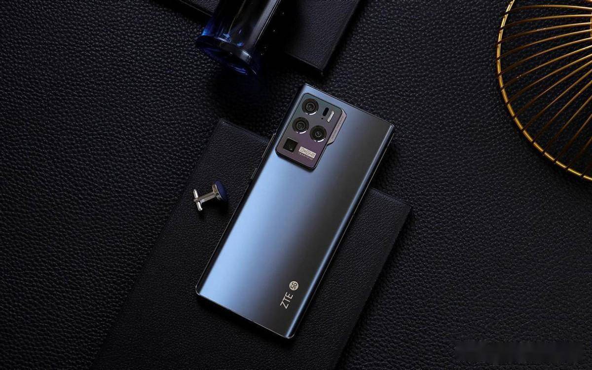 中兴Axon 50Ultra确定：高配18G+1024G存储，不敷衍用户_旗舰_屏下_配置