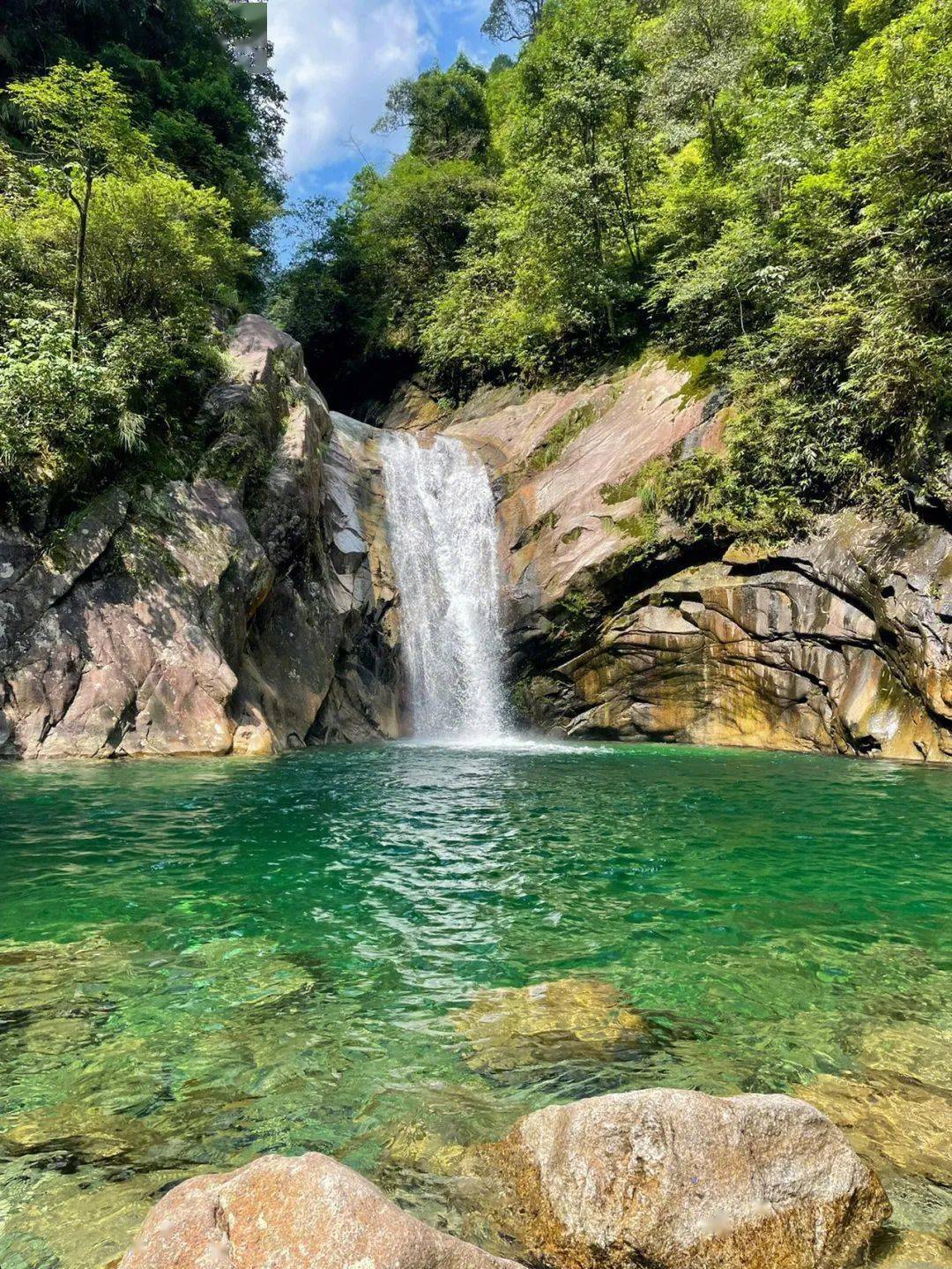这些神仙戏水地,惊艳了整个夏天_瀑布_龙女_苗寨