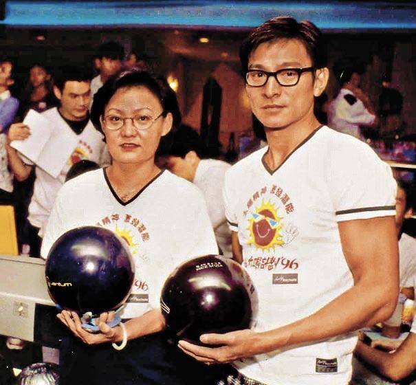 1992年的亚洲赛,车菊红更是赢得三人赛金牌,她还