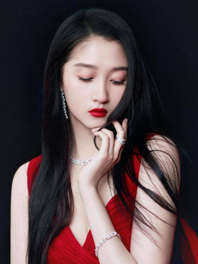 关晓彤审美终于提升!