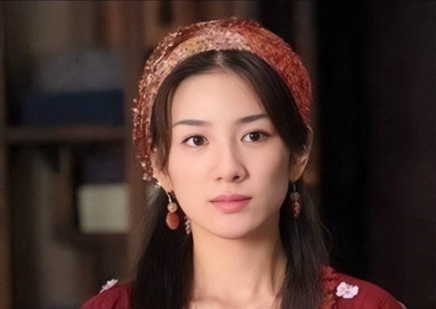 5位被家暴的女星,有人遭谋杀,有人被打流产,一个个触目惊心_黄奕