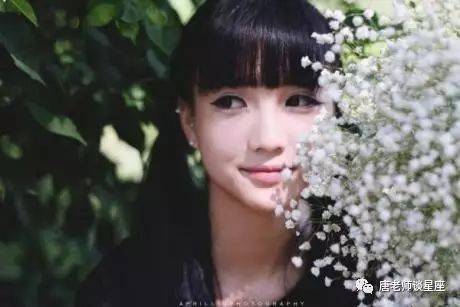 对笨女孩情有独钟的星座男_狮子座_天秤座_天蝎座