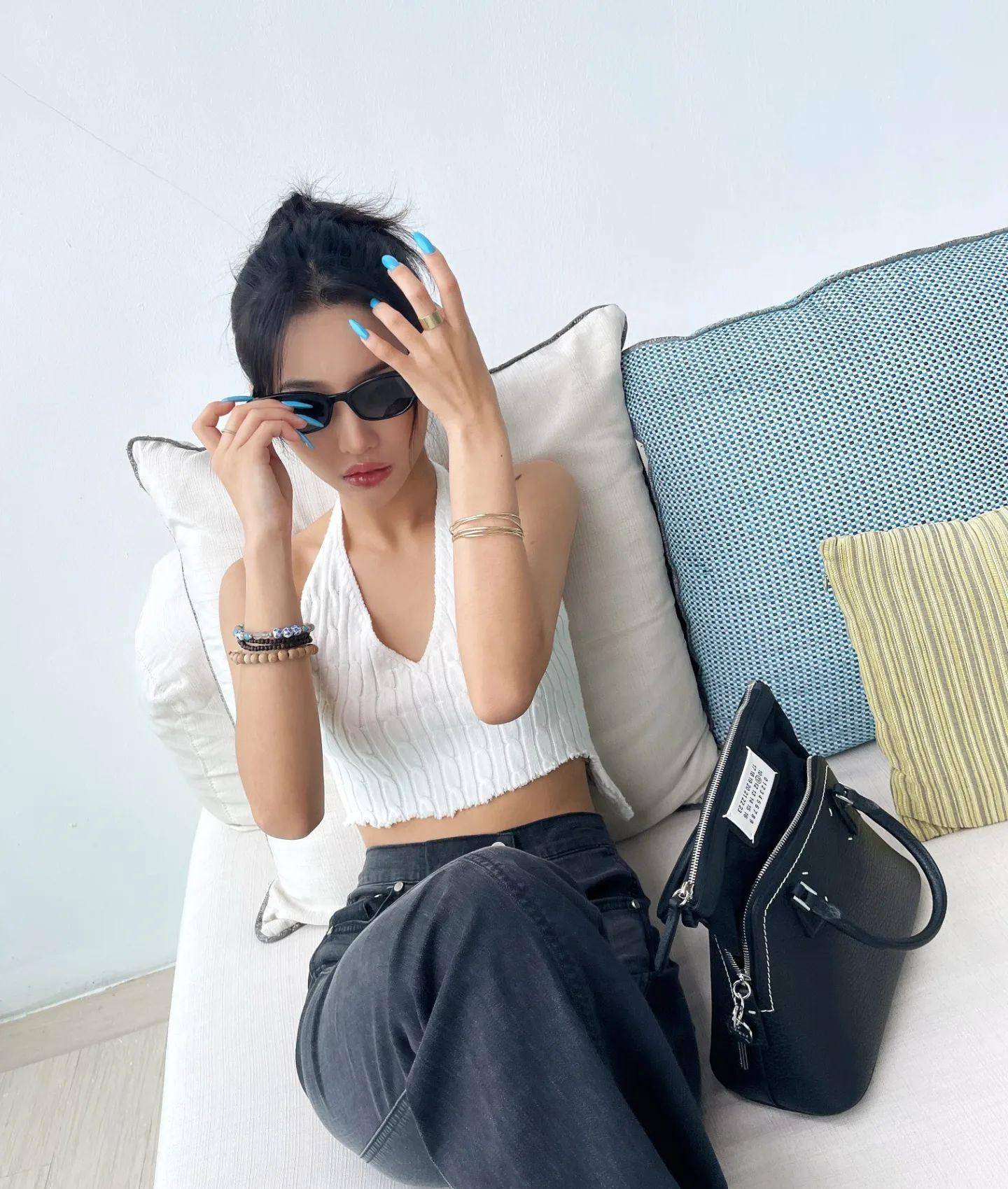 (g)i-dle田小娟变身"霸气女总裁",苗条身材吸睛_时尚_全昭妍_芭堤雅