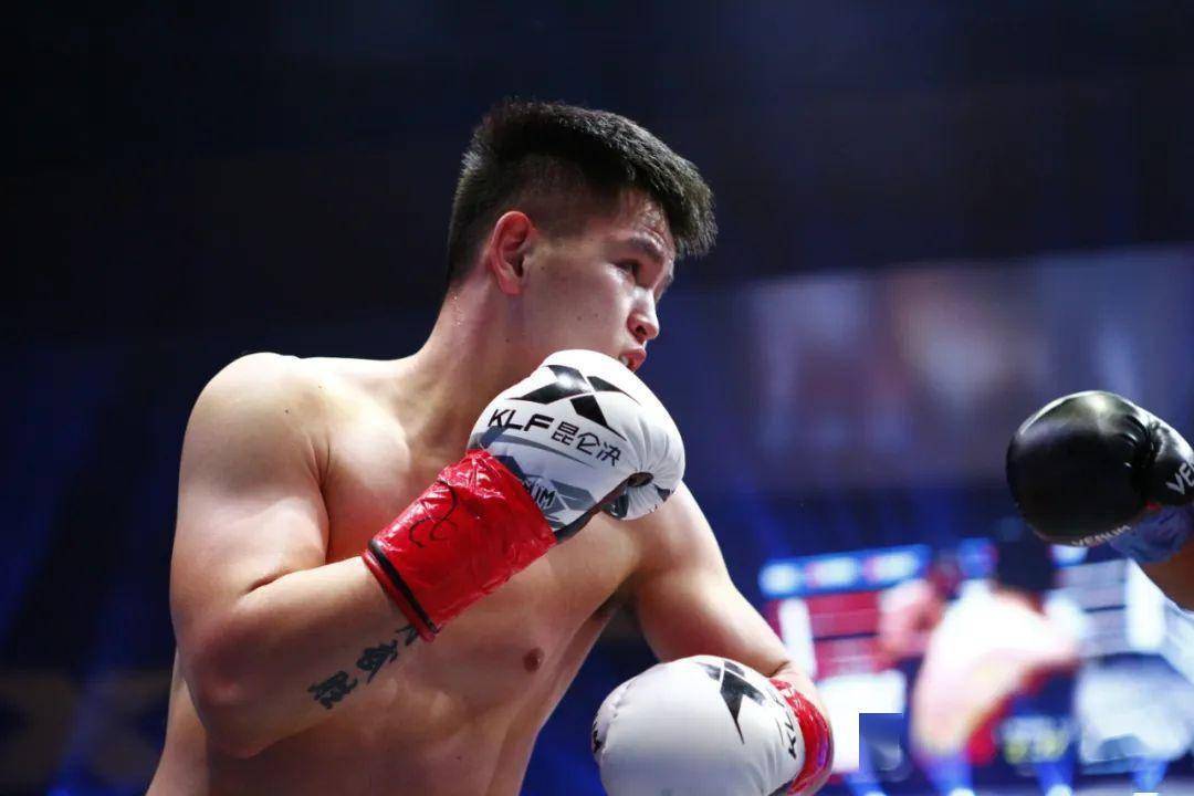 经典回顾 | 江佟猜vs李壮壮,放开了打的江佟猜原来这么猛_比赛_擂台