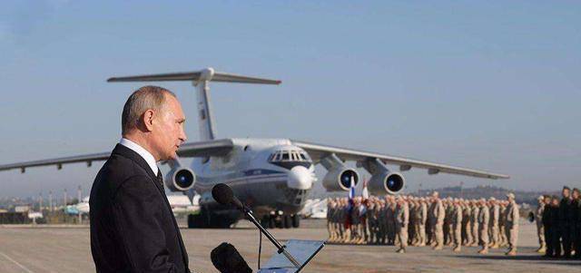 1999年10月,俄罗斯联邦军队开进车臣,第二次车臣战役打响了,普京还