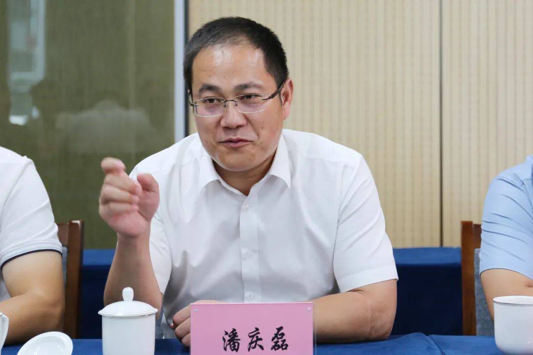 鲜璐食品商超连锁董事长杨海岗,生鲜行业企业家范杰,孟伟等一同到访