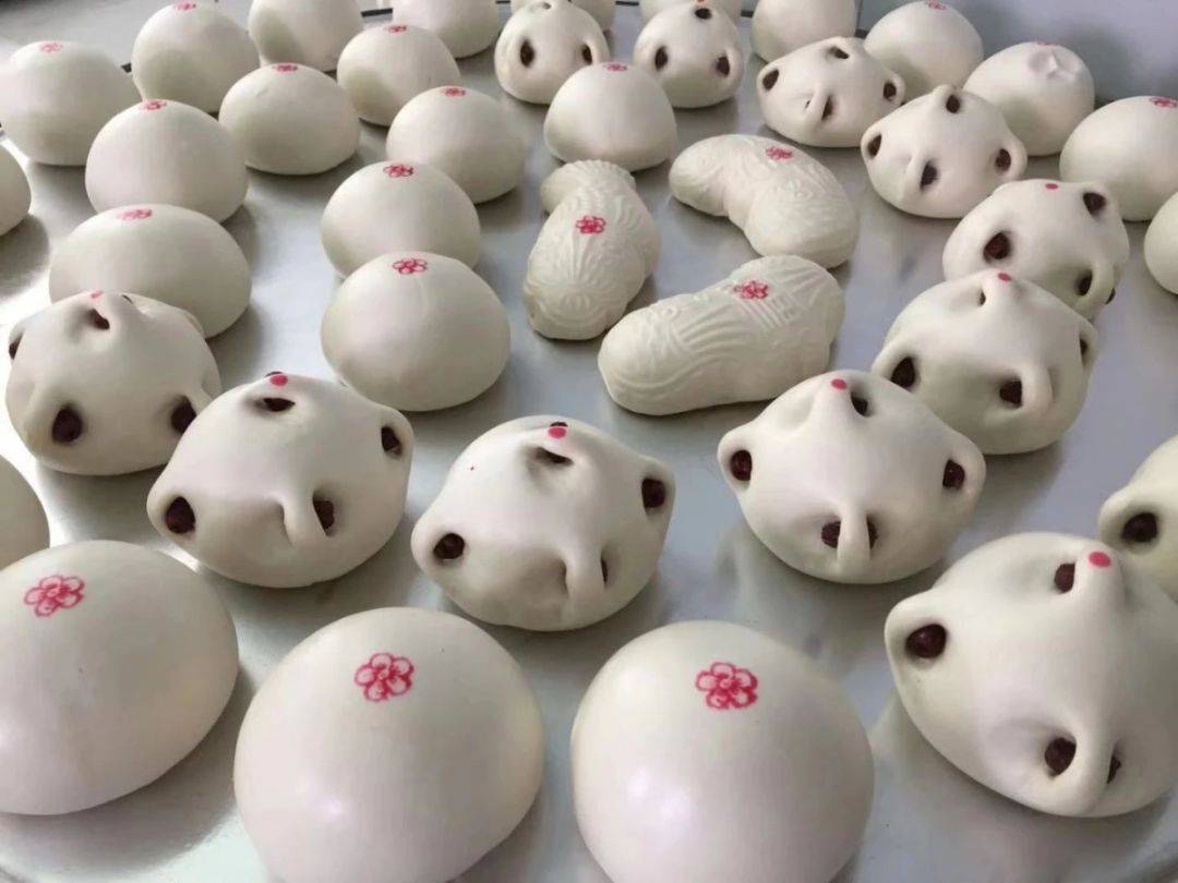 烫面角济宁人早晨的灵魂食物,少不了一碗糁汤,配上烫面角,香喷喷的