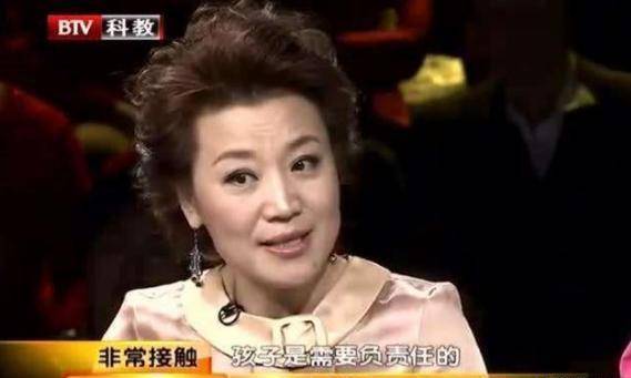 如今,陈百玲依旧活跃在豫剧的舞台之上,但"小香玉"的名气要远远大于她