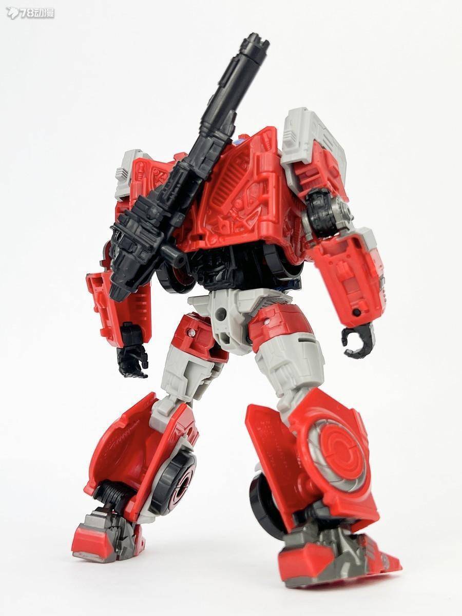 78民间测评:变形金刚官方 ironhide ss84 d级 铁皮_阿宅_形态_大腿