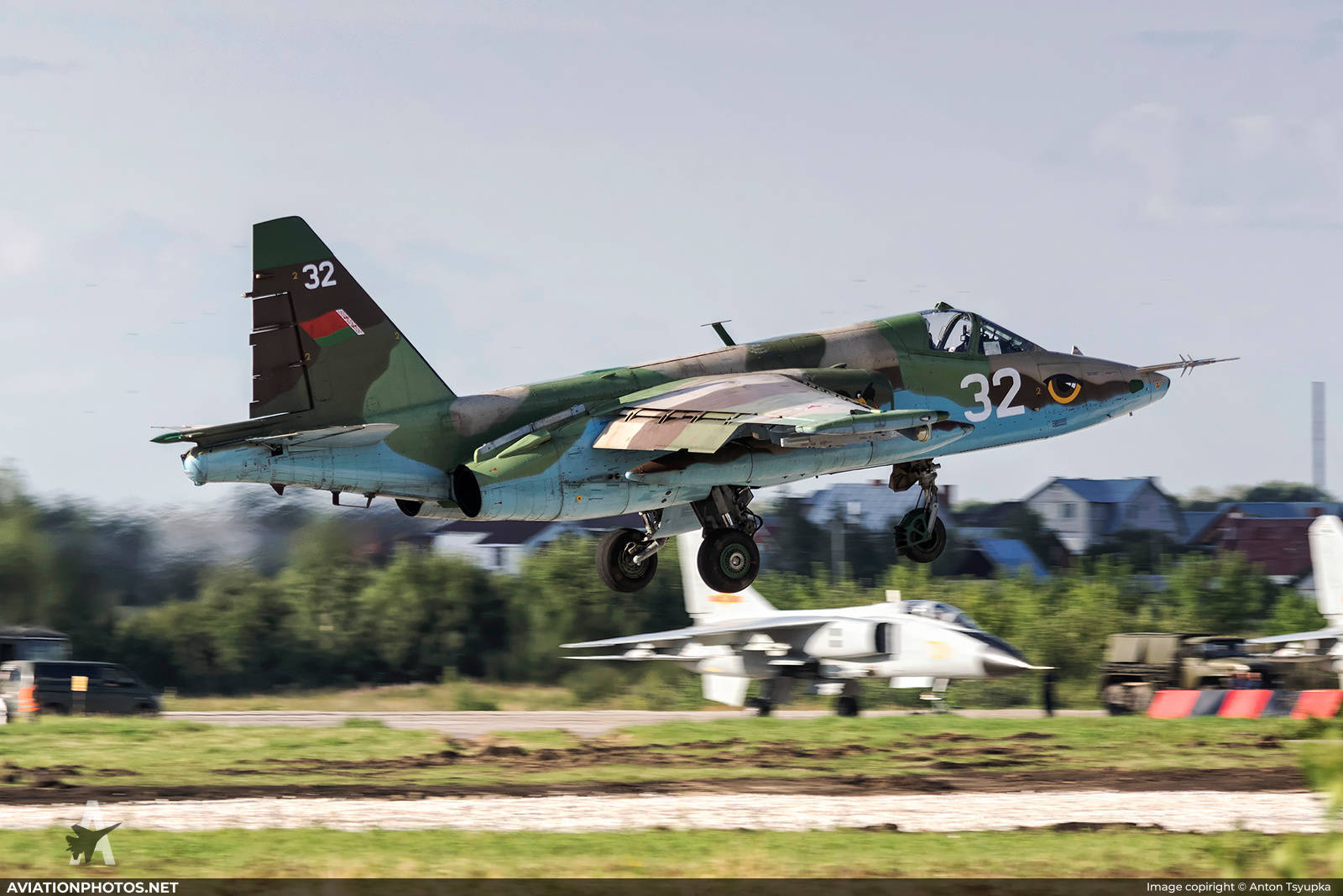 卢卡申科：白俄罗斯攻击机为携带俄罗斯核武器改造已完成