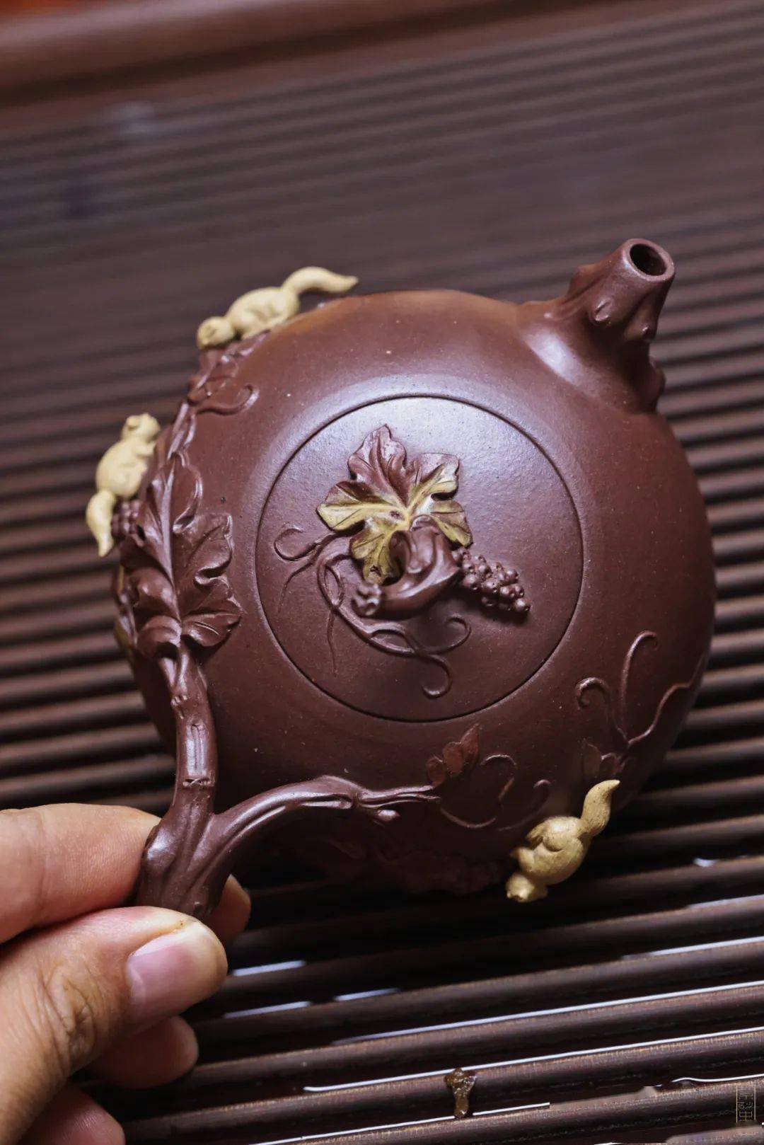 寅仙式松鼠葡萄 戴骏阳_圆球形_壶盖_枝干