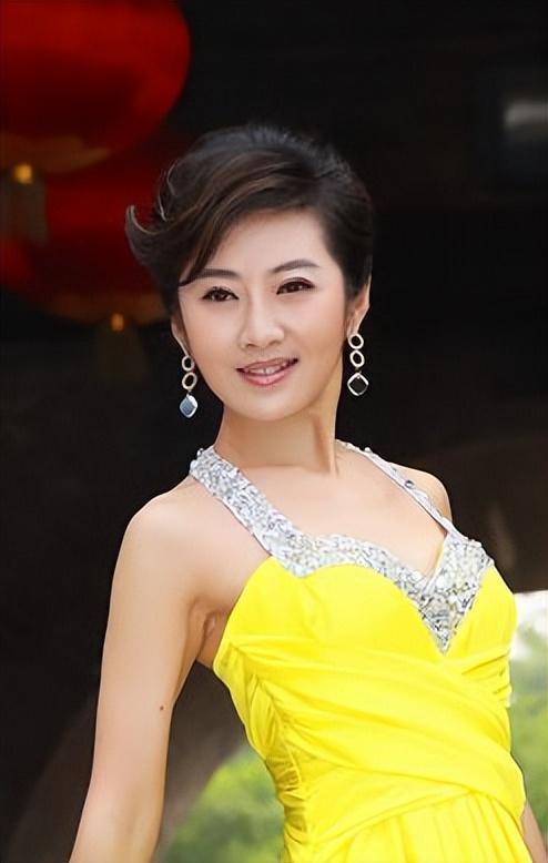 与贾浅浅一起得奖的节目主持人,很美_孙维_陕西_文学奖