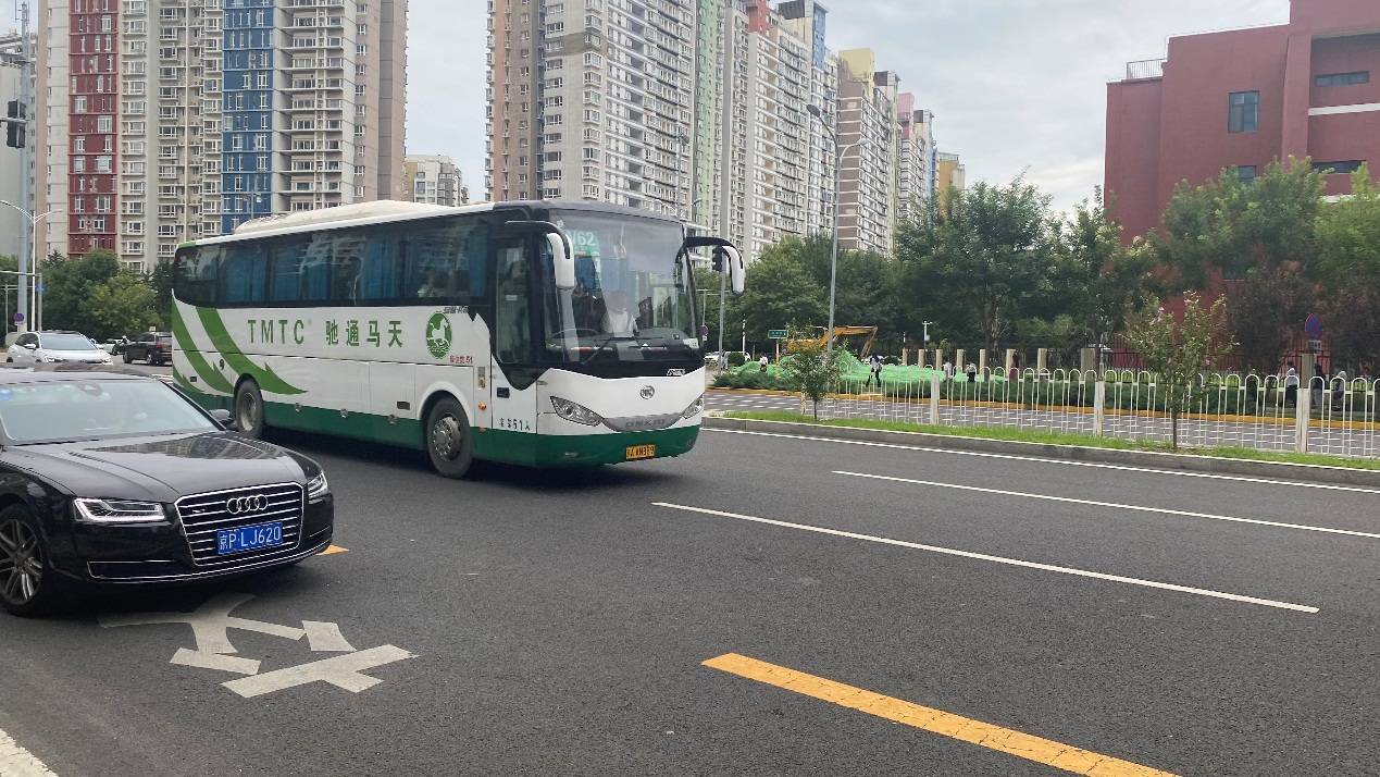 单位通勤班车一举解决五大难题,上班族的福音_时间_员工_企业