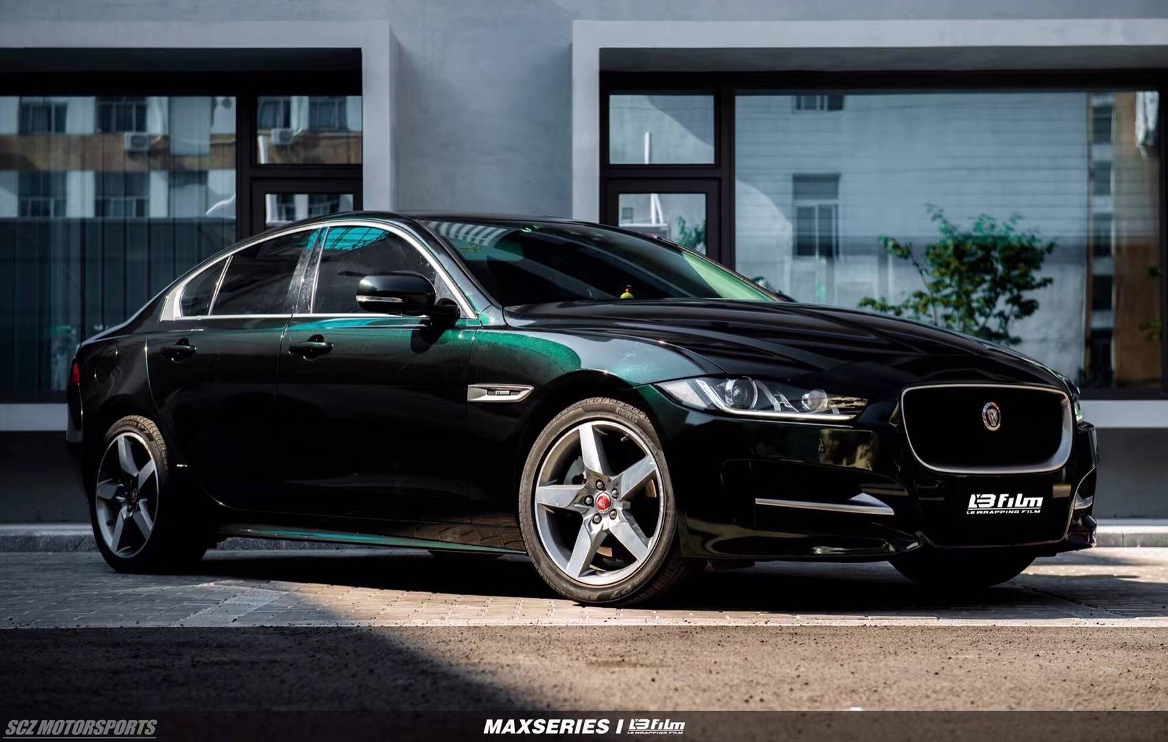 捷豹xe-lb改色膜原厂漆祖母石绿,高贵神秘的气质_-emerald_green_石绿