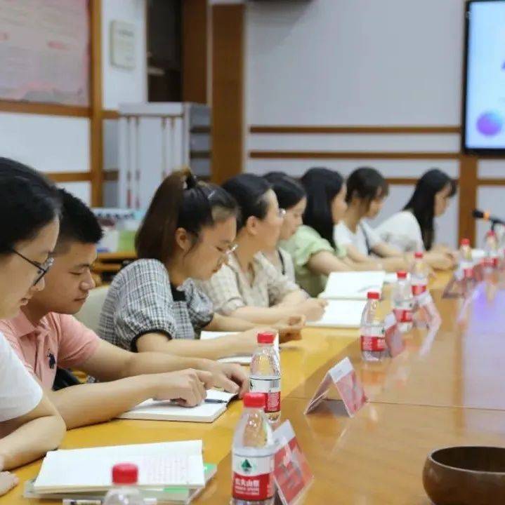 印象一职 | 凝“新”聚力 同“新”联结_发展中心_教育_吴利平