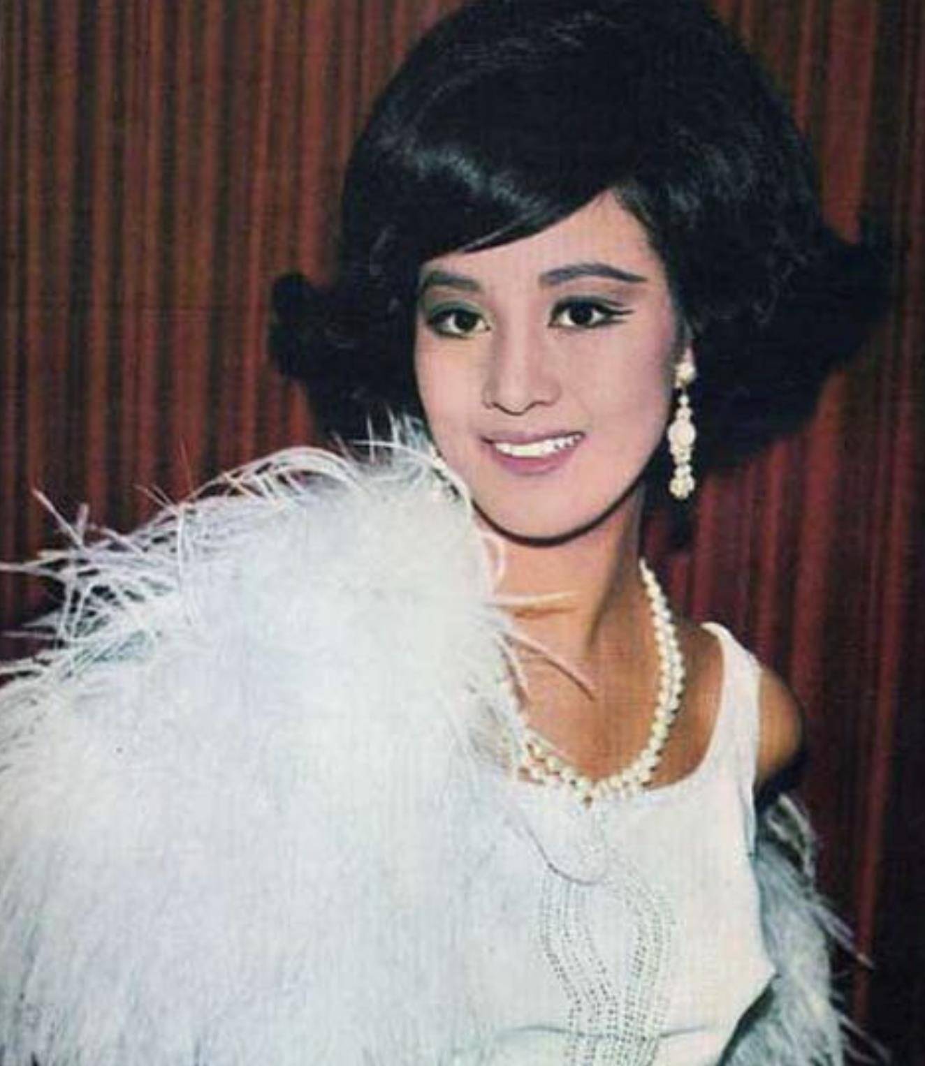 26岁嫁豪门,帮丈夫抚养私生子,70岁独揽70亿资产_赵世光_谭玉梅_母亲