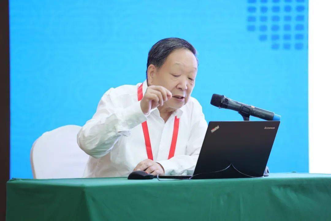 首届空间信息产学研新技术交流会圆满成功_题目_报告_翟如斌