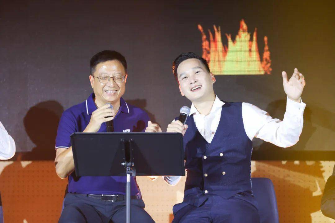 "太阳之子"带来十余首歌曲,包括《张三的歌《莫尼山《往日时光》